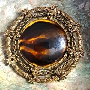 VINTAGE Jeanne brooch, amber glass/gold tone